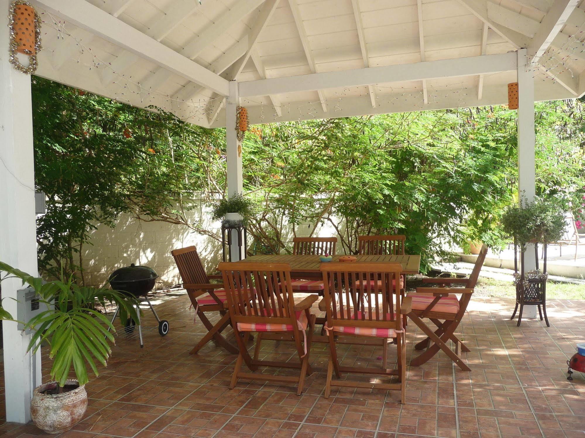 Buccaneer Beach Club Dickenson Bay Exteriör bild
